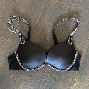 Black VS push-up bra